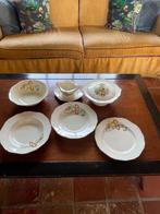 Sphinx Petrus Regout Iris servies 5 delen, Ophalen
