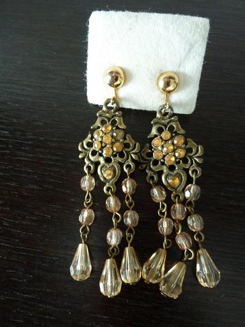 Lange oorbellen met strass ze zijn met klemsluiting beschikbaar voor biedingen