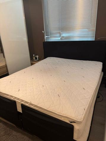 Boxspring  beschikbaar voor biedingen