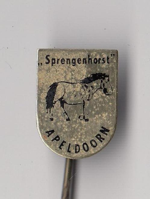 Apeldoorn Sprengenhorst Paard speldje, Verzamelen, Speldjes, Pins en Buttons, Gebruikt, Speldje of Pin, Overige onderwerpen, Ophalen of Verzenden