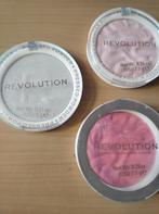 Revolution blusher en/of pressed powder, Ophalen of Verzenden, Nieuw, Gehele gezicht, Make-up
