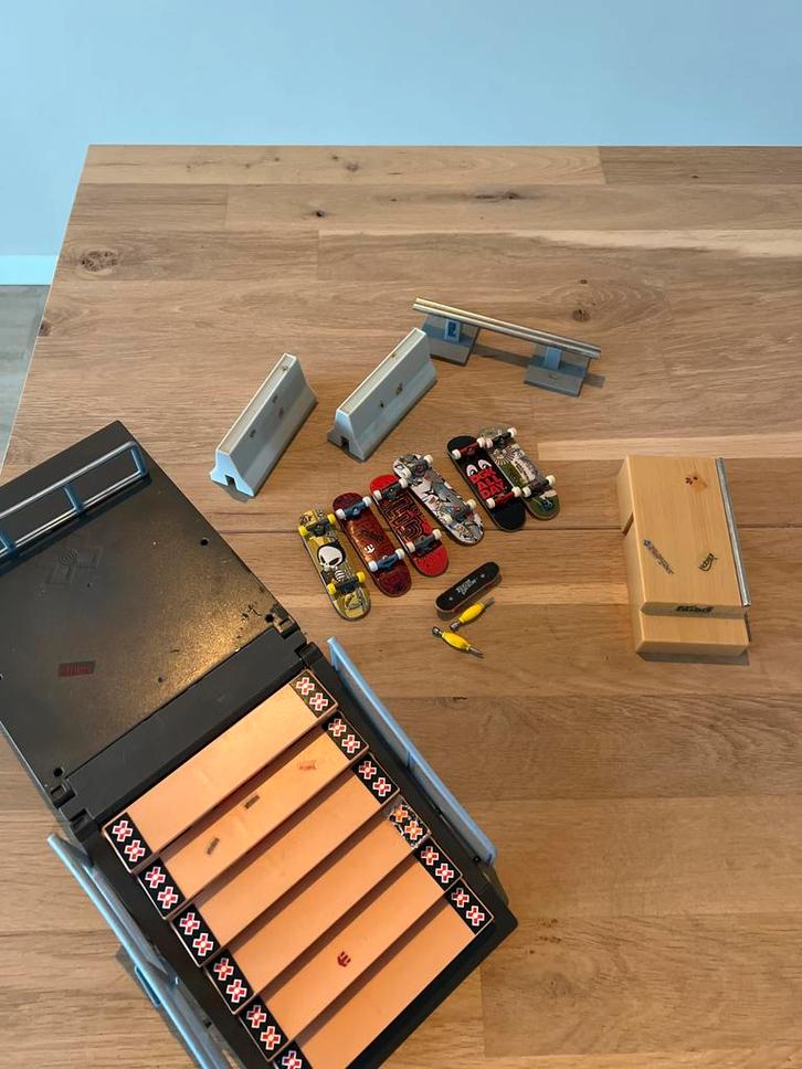 Tech Deck Vinger Skateboard Set + Obstakels, Hobby en Vrije tijd, Tekenen, Zo goed als nieuw, Overige typen, Ophalen of Verzenden