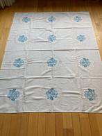 Tafelkleed met blauw grijze bloem in een bewerkte rand, Ophalen of Verzenden, Nieuw, Rechthoek, Binnen