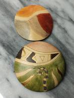 Twee prachtige handgemaakte houten broches, Ophalen of Verzenden, Zo goed als nieuw, Overige kleuren, Overige materialen