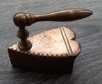 Om1800-1850 HARTVORM MINI Strijkbout Strijkijzer Strijk Bout, Antiek en Kunst, Ophalen of Verzenden, Brons