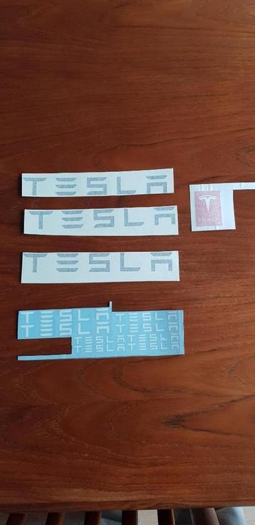 Diverse Tesla Transfer Stickers beschikbaar voor biedingen