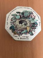 Leuk 8 hoekig blikje met vogelprintjes., Ophalen of Verzenden, Gebruikt, Koek(jes), Overige merken