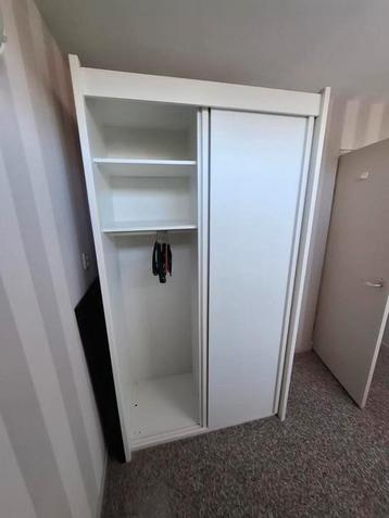 Nette kleding schuifdeurkast 220 hoog beschikbaar voor biedingen