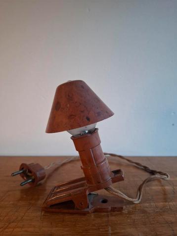 Vintage klemlampje Bakeliet en metaal beschikbaar voor biedingen