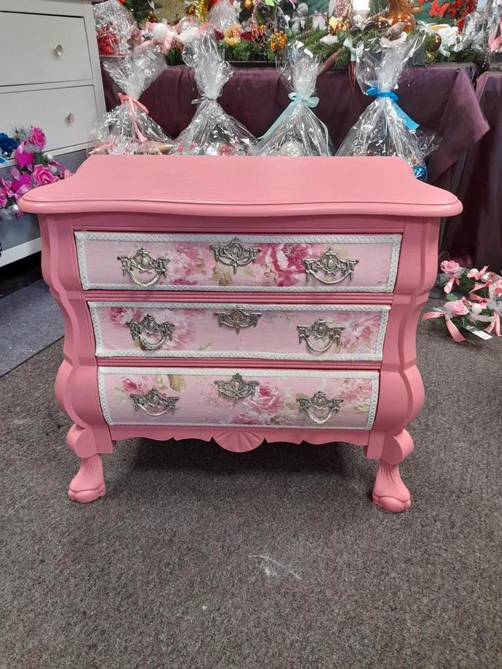 Mooie roze buik kast, Huis en Inrichting, Kasten | Ladekasten, Zo goed als nieuw, Minder dan 100 cm, 50 tot 100 cm, 25 tot 50 cm