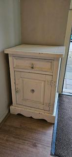 Kastje met lade en deurtje, Ophalen