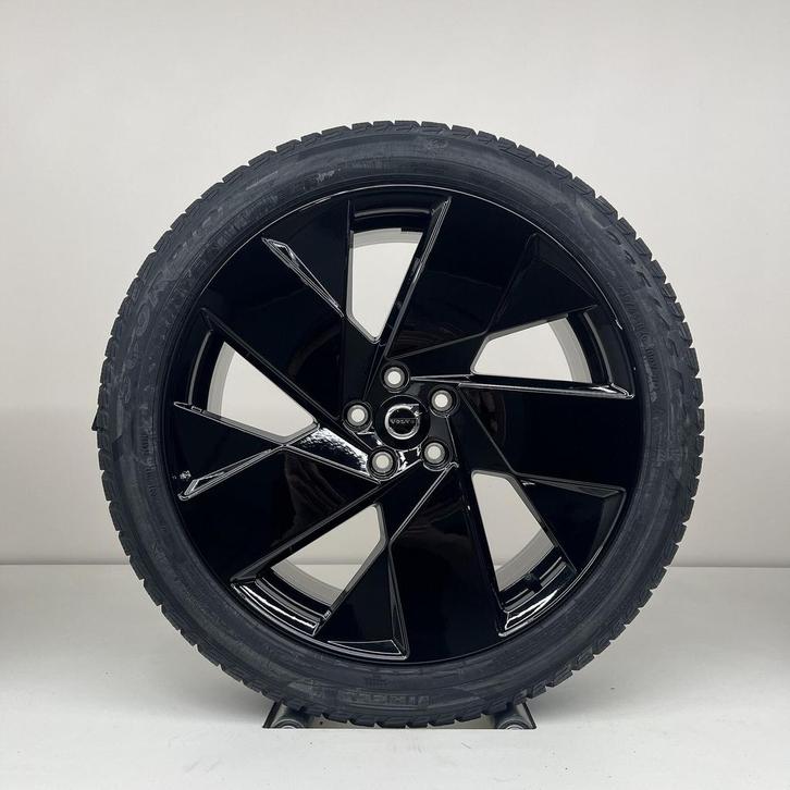 Volvo EX40 / EC40 - 20 inch - winterbanden NIEUW, Auto-onderdelen, Banden en Velgen, Banden en Velgen, Winterbanden, 20 inch, 255 mm