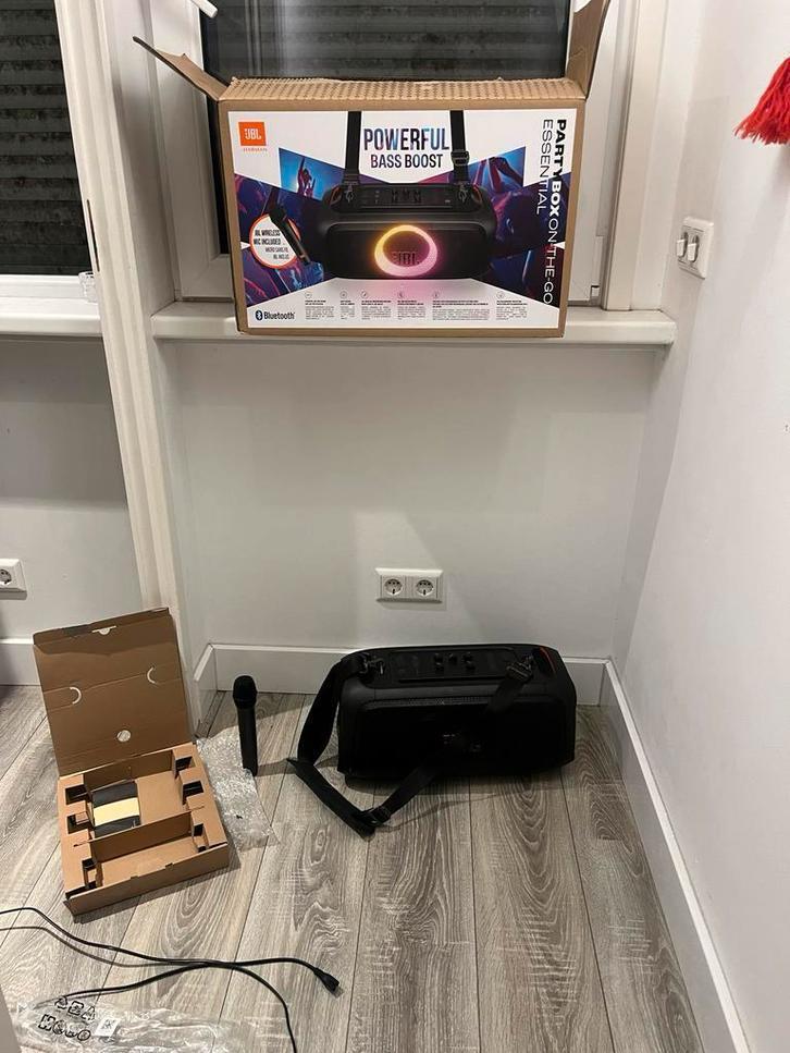JBL PartyBox On-The-Go - Draagbare Bluetooth Speaker, Audio, Tv en Foto, Luidsprekers, Zo goed als nieuw, Overige typen, 60 tot 120 watt