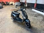 Nette Vespa S50 4 tact scooter. Sprint met windscherm, Fietsen en Brommers, Scooters | Vespa, Ophalen, Zo goed als nieuw, Benzine