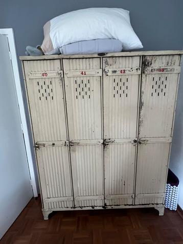 Strafor metalen lockerkast vintage 1930 beschikbaar voor biedingen