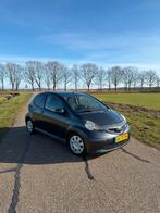 Toyota Aygo 1.0 12V Vvt-i 3DRS MMT 2007 Grijs, Voorwielaandrijving, Stof, Zwart, USB