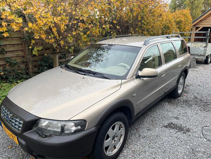 Volvo V70 2.4 T XC 4WD AUT 2002 Beige, Auto's, Volvo, Particulier, XC70, 4x4, ABS, Airbags, Airconditioning, Alarm, Boordcomputer