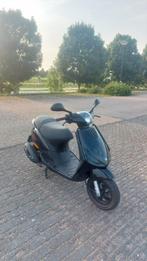 Piaggio zip 4t, Fietsen en Brommers, Scooters | Piaggio, Ophalen of Verzenden, Zo goed als nieuw, Zip