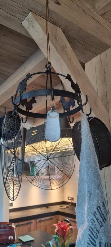 Brocante wildkrans met accessoires  beschikbaar voor biedingen