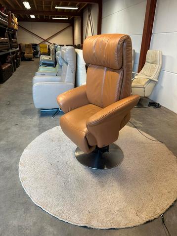 Cognac kleur relax fauteuil sta op stoel Meubelzorg ZGAN beschikbaar voor biedingen