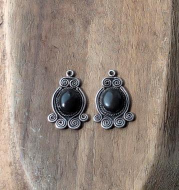 Oorbellen met onyx, onyx oorhangers, oorbellen met edelsteen beschikbaar voor biedingen