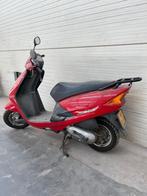 Honda Lead compleet en in redelijke staat, loop of sloop., Ophalen