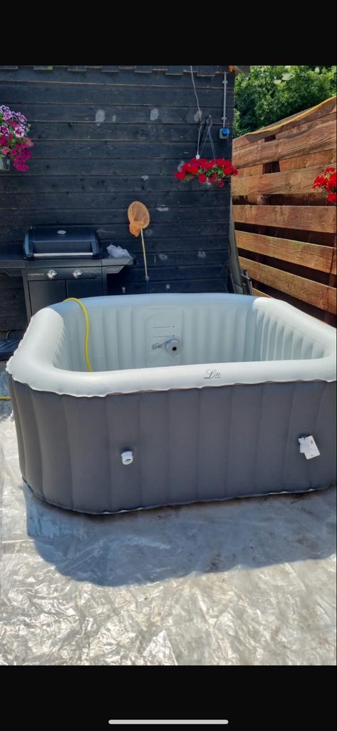 MSpa Fjord Opblaasbare Jacuzzi - Lek, Tuin en Terras, Bubbelbaden en Hottubs, Gebruikt, Opblaasbaar, Afdekzeil, Ophalen