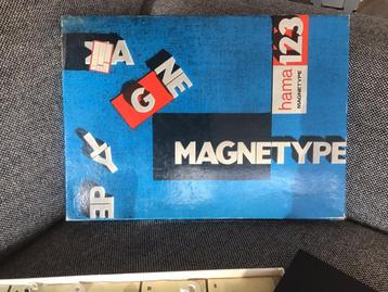 MAGNETYPE …letters en cijfers op een magneet!!!! beschikbaar voor biedingen