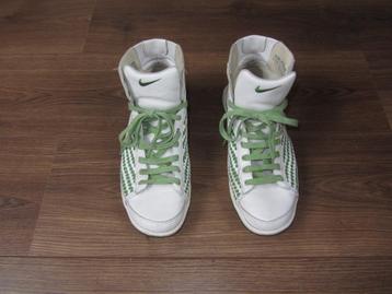 Vintage Nike schoenen beschikbaar voor biedingen