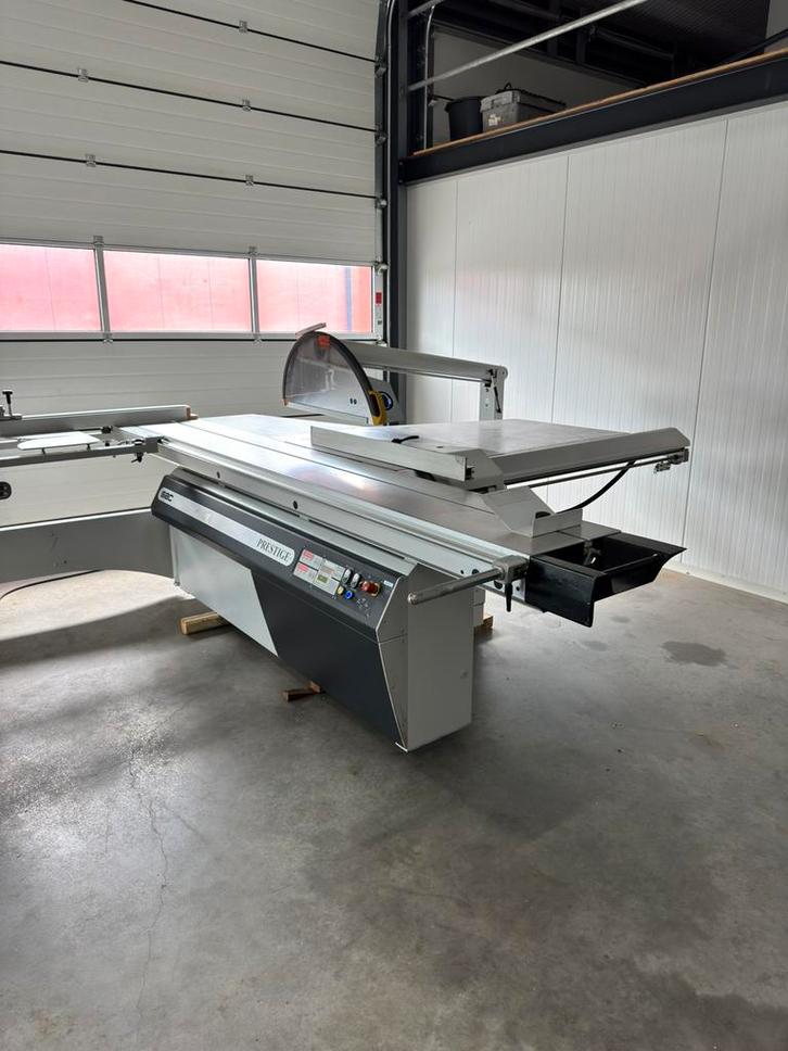Cnc gestuurde formaatzaag, Doe-het-zelf en Verbouw, Gereedschap | Zaagmachines, 1200 watt of meer, 70 mm of meer, Ophalen of Verzenden