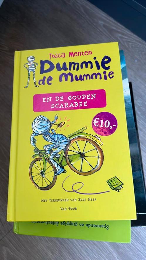 Tosca Menten - Dummie de mummie en de gouden scarabee, Boeken, Kinderboeken | Jeugd | 10 tot 12 jaar, Zo goed als nieuw, Ophalen of Verzenden