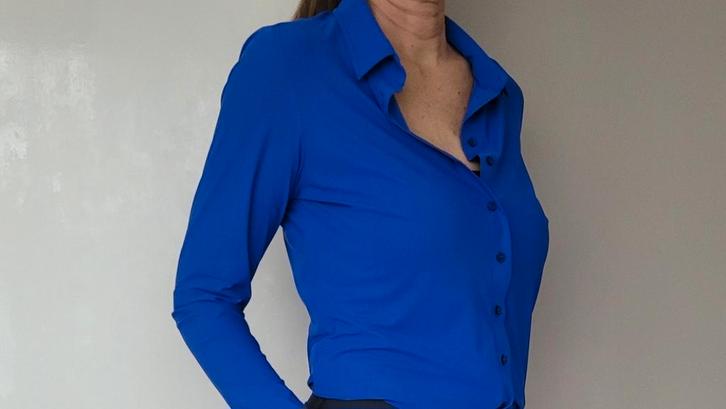Studio Anneloes blouse L Travelstof Koningsblauw, Kleding | Dames, Blouses en Tunieken, Zo goed als nieuw, Maat 42/44 (L), Blauw