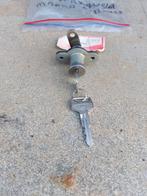 KOFFERBAKSLOT TOYOTA CORONA MARK II RX2269061-22040, Ophalen of Verzenden