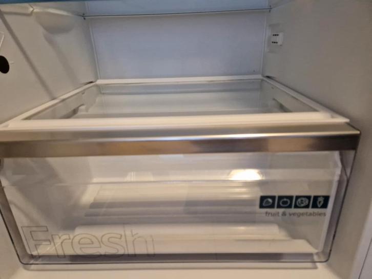 Nieuwe inbouw Siemens koelkast met klein vriesvak, Witgoed en Apparatuur, Koelkasten en IJskasten, Zo goed als nieuw, Met vriesvak