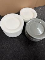 Set van witte en grijze schalen, Huis en Inrichting, Ophalen of Verzenden, Gebruikt, Wit, Schaal