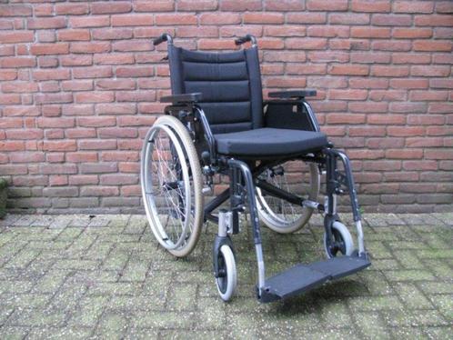Vermeiren Eclips rolstoel Zitbreedte 47cm en massieve banden, Diversen, Rolstoelen, Zo goed als nieuw, Duwrolstoel, Inklapbaar