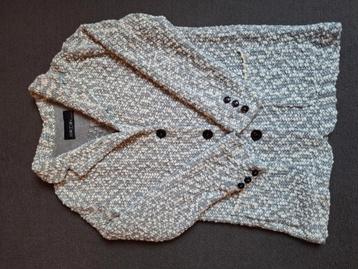 Marccain vest. beschikbaar voor biedingen