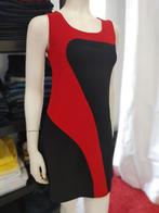 Stretch! Super mooi mini jurk van Yikey, S zwart-rood, Verzenden, Zo goed als nieuw, Maat 36 (S), Boven de knie