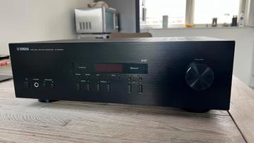 Yamaha R-S2O2D Versterker met Bluetooth beschikbaar voor biedingen
