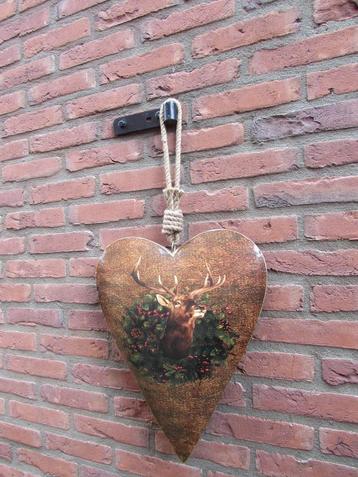 Decoratie hart met hert beschikbaar voor biedingen