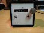 Te koop urenteller met resetnknop 70 x 70mm 230 volt, Hobby en Vrije tijd, Elektronica-componenten, Ophalen of Verzenden, Nieuw