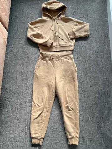 Josh V huispak maat M beschikbaar voor biedingen