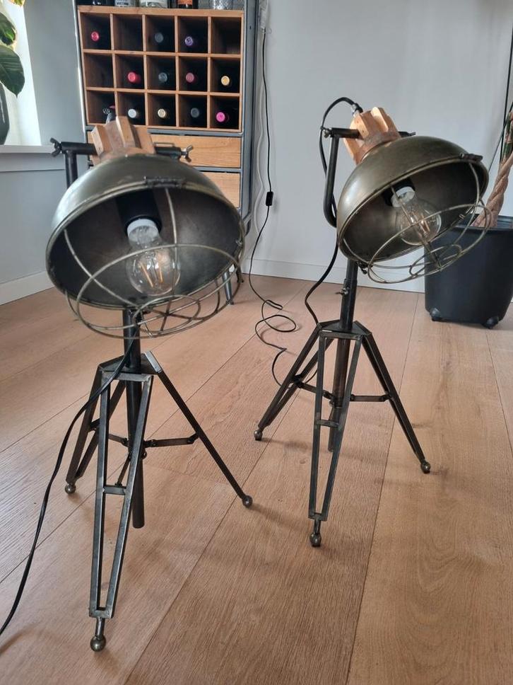 2 Industriële Tafellampen - Robuust & Groen, Huis en Inrichting, Lampen | Tafellampen, Minder dan 50 cm, Metaal, Ophalen of Verzenden