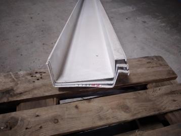 Polyester dakgoot, 3 x 3meter, bakbreedte ca 205 mm. beschikbaar voor biedingen