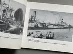 De scheepvaart in vroeger jaren, Nederland / 1982, Ophalen of Verzenden, Zo goed als nieuw, Motorboot of Zeilboot, Boek of Tijdschrift