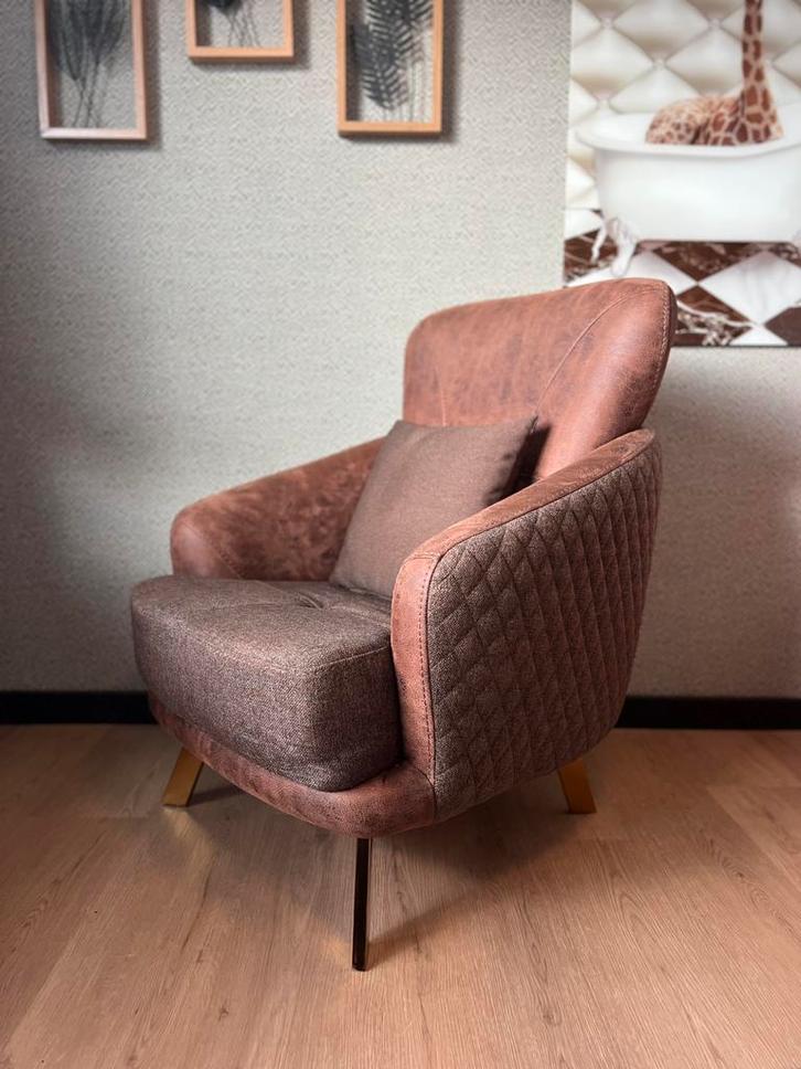 Chesterfield Dareton - Bruin - Leer, Huis en Inrichting, Fauteuils, Nieuw, Leer, 75 tot 100 cm, Ophalen of Verzenden