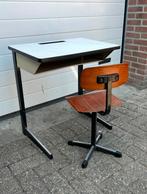 Vintage schoolsetje van schoolbureau en schoolstoel kinder, Ophalen, Zo goed als nieuw, Stoel(en)
