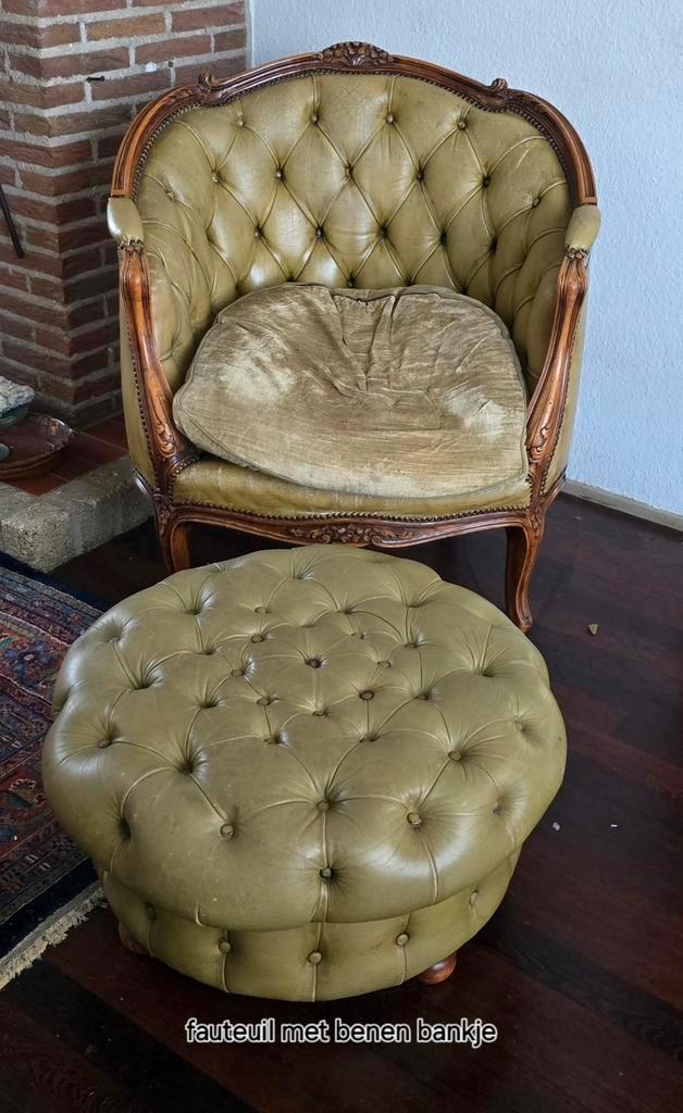 Antieke fauteuil met voetenbankje, Huis en Inrichting, Fauteuils, Ophalen