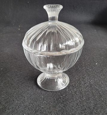 Glazen bonbonniere . 12cm ø  en 17,5 cm hoog beschikbaar voor biedingen