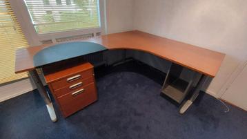 Bureau Ikea Galant  beschikbaar voor biedingen